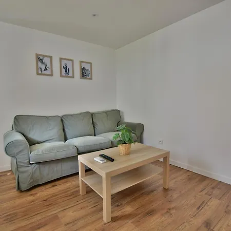 T2 En Rdc Climatise A 50m De La Et Du Port Apartment