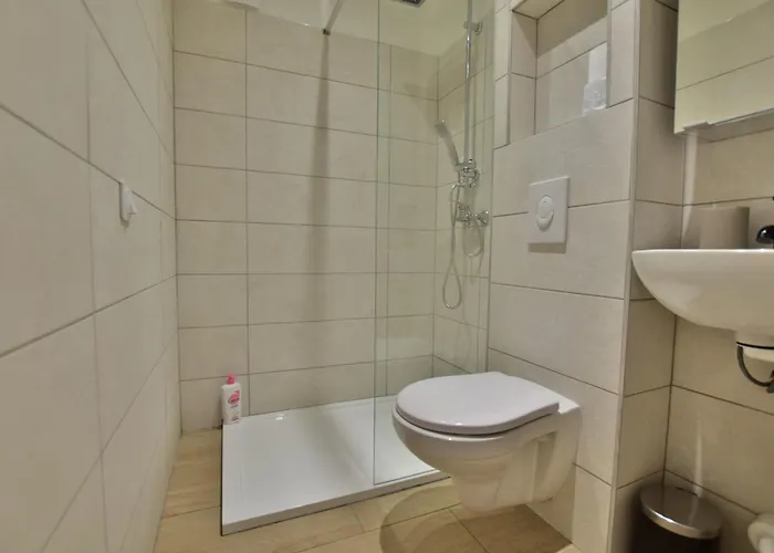 Appartamento T2 En Rdc Climatisé à 50m De La Et Du Port *